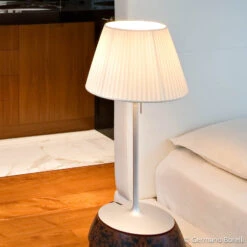 FLOS Romeo Soft T1 Tischleuchte M. Plisseeschirm -FLOS 3510122 2