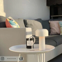 FLOS Bellhop Aufladbare LED-Tischleuchte Weiß -FLOS 3510494 2