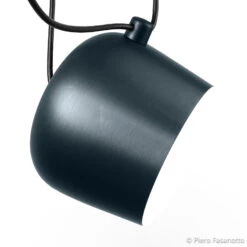 FLOS Aim LED-Pendelleuchte Blue Steel Eloxiert